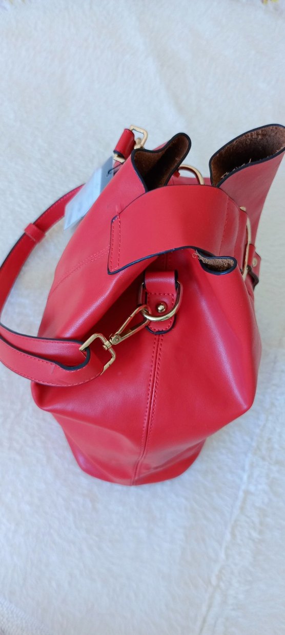 Klasik Kırmızı Deri Tokalı Kadın Çanta - Görsel 3