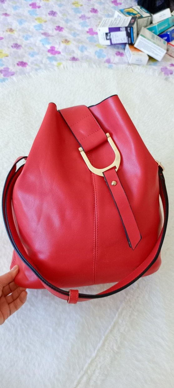 Klasik Kırmızı Deri Tokalı Kadın Çanta - Görsel 2