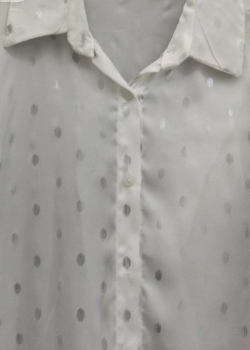 Düğmeli Beyaz Uzun Kollu Kadın Gömlek - Görsel 3