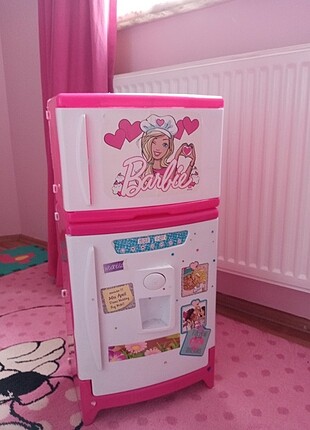 Barbie buzdolabı