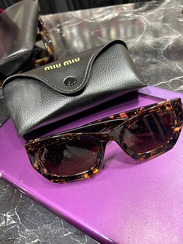 Miu Miu Mıu Mıu leopar gözlük