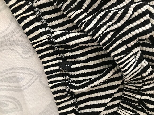 Çizgili crop - Görsel 2