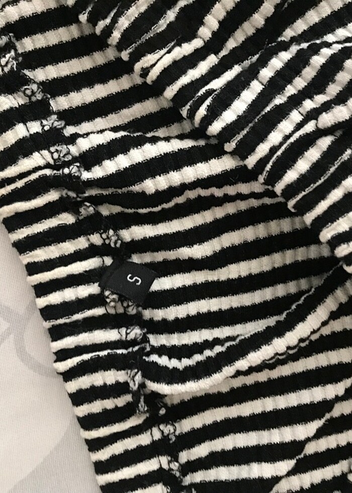 Çizgili crop - Görsel 2