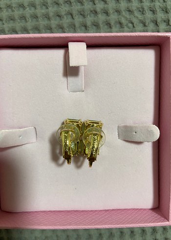 Beden yeşil Renk Swarovski küpe