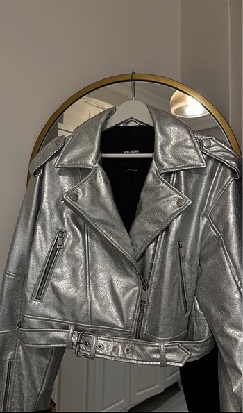 Pull bear gümüş deri ceket
