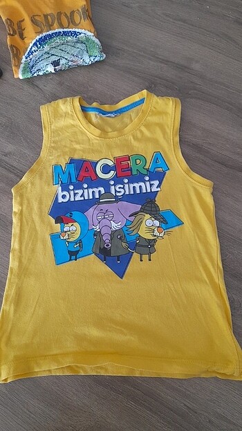 6 Yaş Beden çeşitli Renk 5adet çocuk kıyafeti