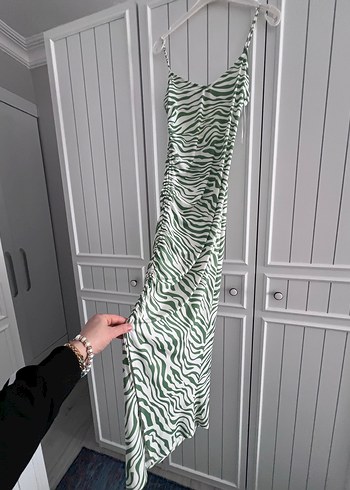 Zebra Desenli Yeşil Uzun Drapeli Elbise - Görsel 3