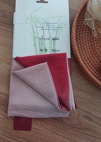 Bordo renk geşişli terletmez kaliteli kumaş Kadın Şallar