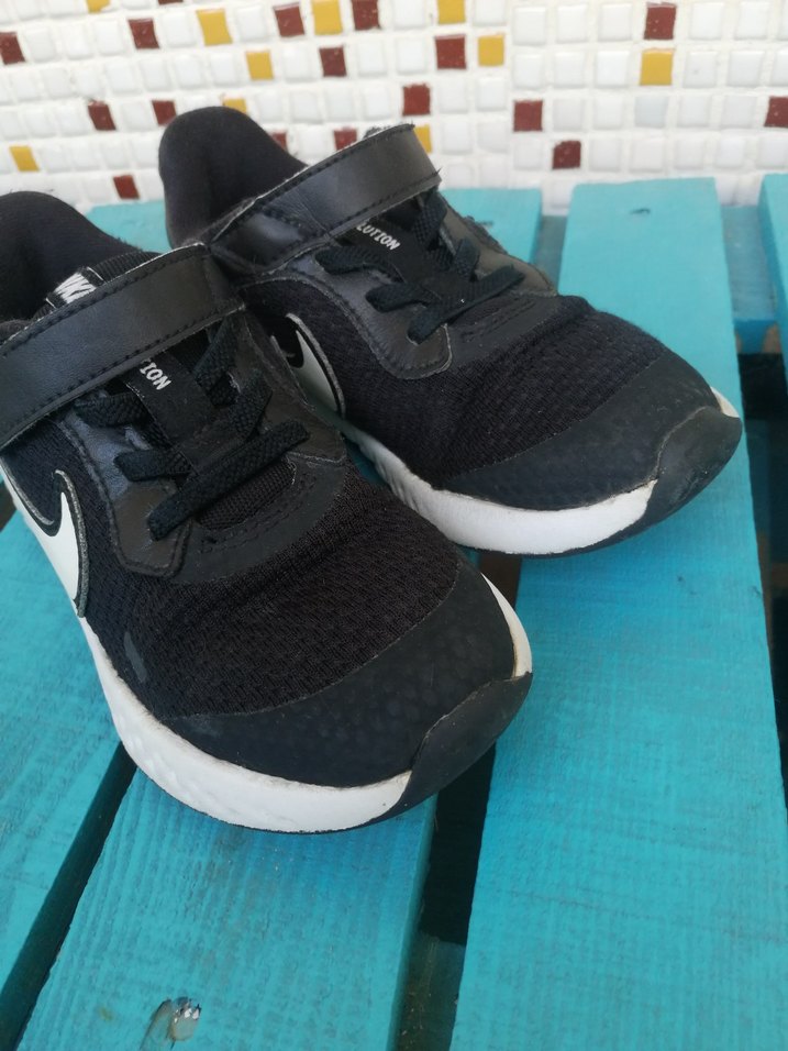 28.5 Nike Siyah Erkek Çocuk Spor Ayakkabı - Görsel 2