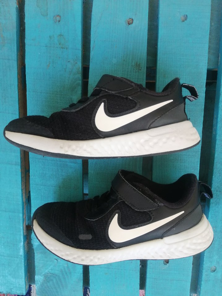 28.5 Nike Siyah Erkek Çocuk Spor Ayakkabı - Görsel 4