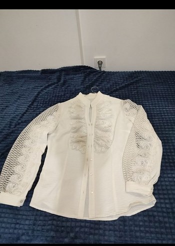 Beyaz Nakışlı Fırfırlı Keten Gömlek - Görsel 4