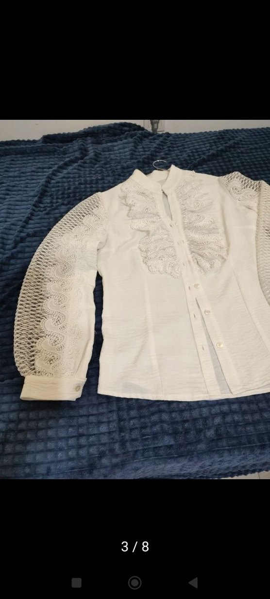 Beyaz Nakışlı Fırfırlı Keten Gömlek - Görsel 2