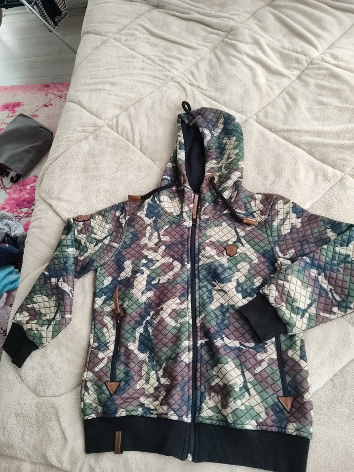 Kapüşonlu Kamuflaj Desenli Erkek Çocuk Ceketi - Görsel 3