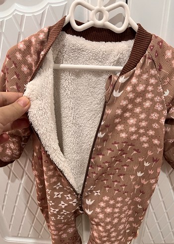 Kız Bebek Düğmeli Kahverengi Tulumu - Görsel 5