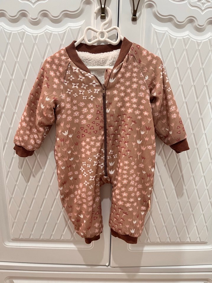 Kız Bebek Düğmeli Kahverengi Tulumu - Görsel 4