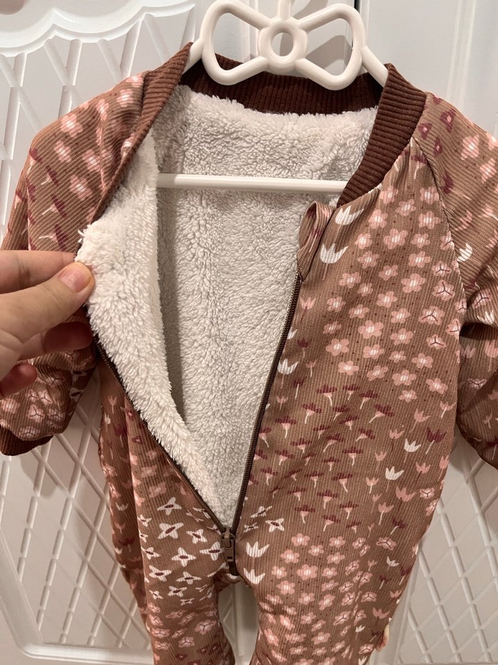 Kız Bebek Düğmeli Kahverengi Tulumu - Görsel 5