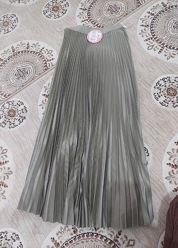 Nane yeşili piliseli etek etiketli - Görsel 3