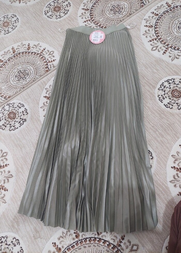 Nane yeşili piliseli etek etiketli - Görsel 3