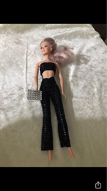 Barbi kıyafetleri