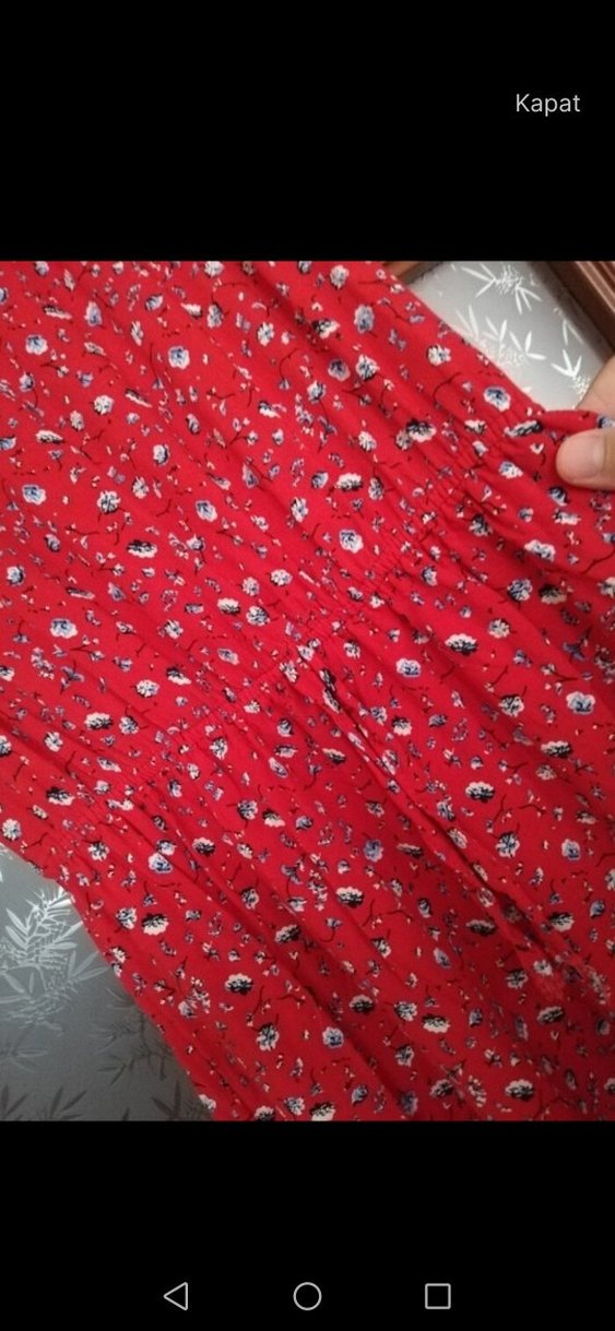 Kırmızı elbise - Görsel 4