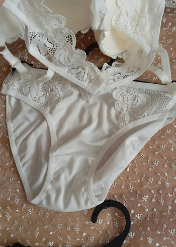 Beyaz Dantel Detaylı Bohem Sütyen75 bedeb - Görsel 3