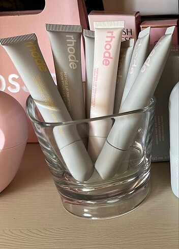  Beden Renk Rhode Peptide Lip Treatment