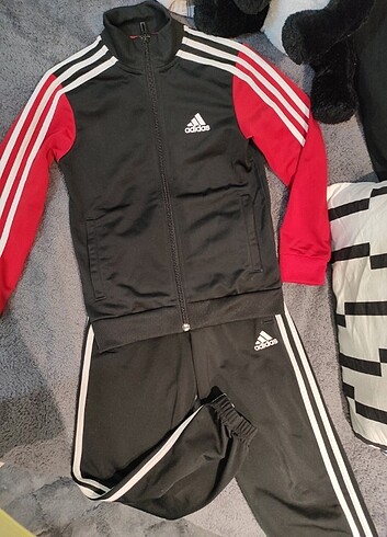 Orijinal Adidas Eşofman Takımı (7-8 yaş)