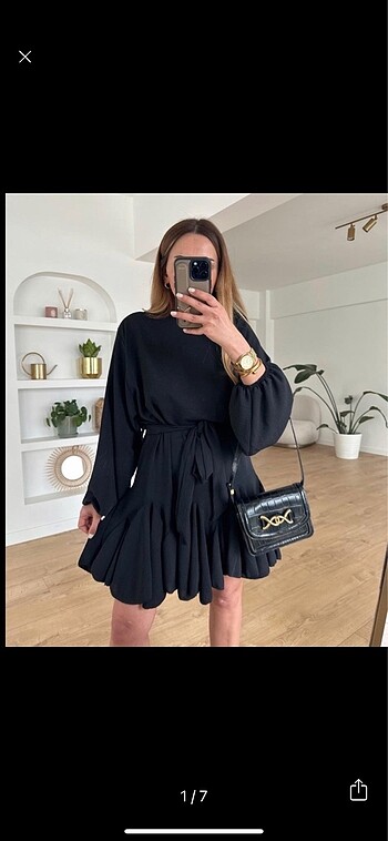 Siyah Fırfırlı Elbise