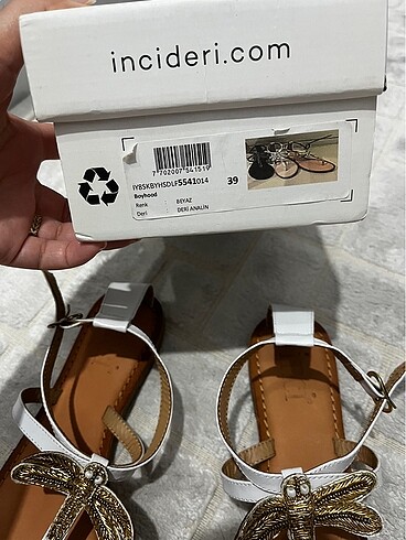 39 Beden beyaz Renk İnci sandalet kelebek detaylı