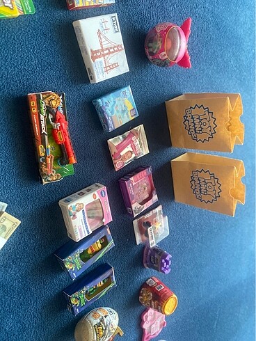 Mini brands
