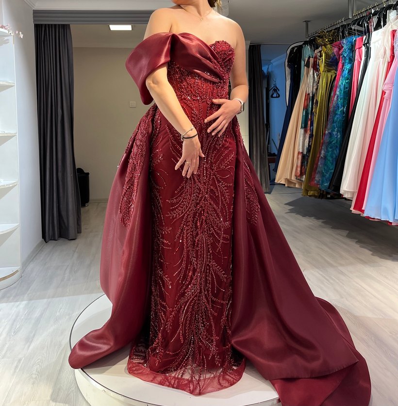 Bordo Drapeli Straplez Uzun Abiye Elbise - Görsel 4