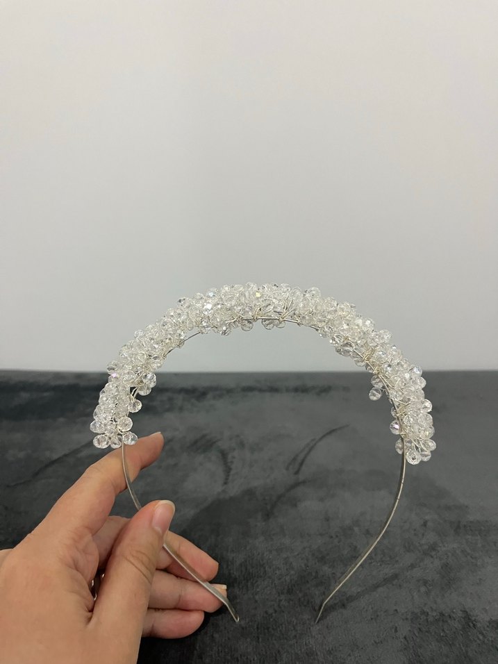 Beyaz Boncuklu Cam Taç - Görsel 2