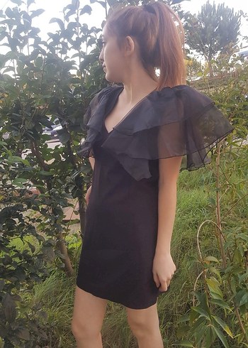 Kısa Siyah V Yaka Fırfırlı Goth Elbise - Görsel 3