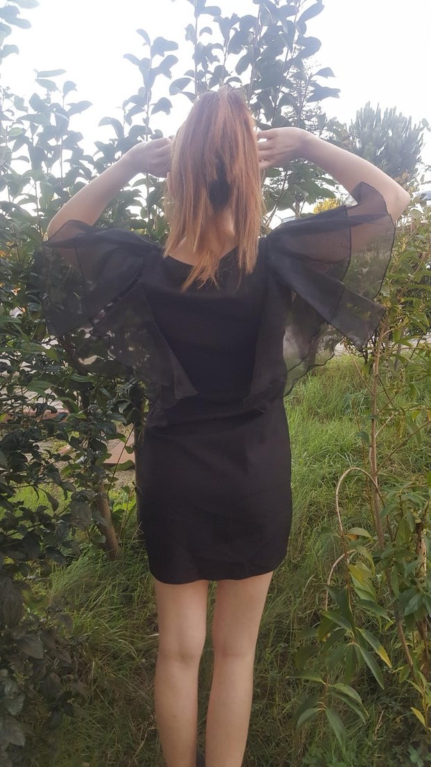 Siyah Mini V Yaka Fırfırlı Gotik Elbise - Görsel 2