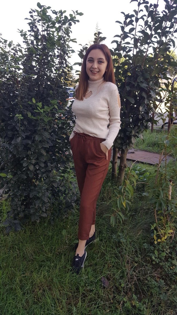 Bej Kadın Boğazlı Kısa Triko Kazak - Görsel 2