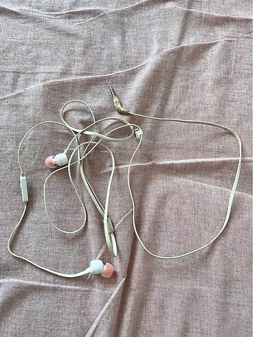 Jbl kablolu kulaklık - Görsel 2