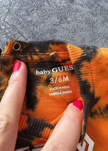 Guess Turuncu Batik Desenli Bebek Erkek Takımı