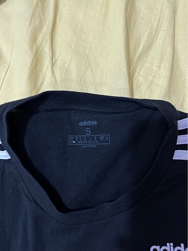 m Beden Adidas t-shirt ve şort takım