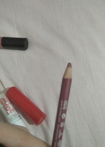 Pastel Kırmızı Ruj ve Dudak Ürünleri Seti - Görsel 6