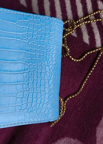 Zincir Detaylı Mavi Kol Çantası - Görsel 2