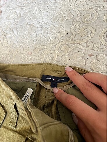 s Beden Tommy Hilfiger Haki Renk Şort
