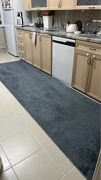 Gri yolluk peluş halı