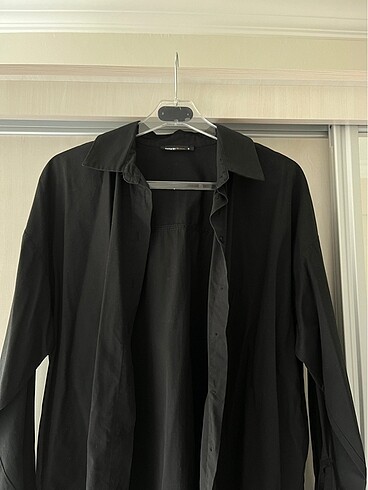 Oversize siyah gömlek