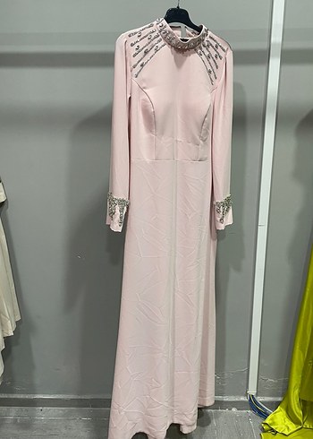 Pembe Uzun Kollu Nakışlı Abiye Elbise