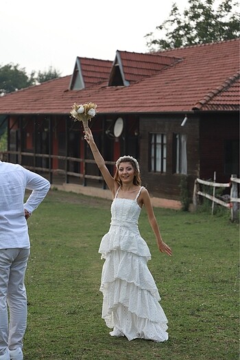Raissa venassa beyaz elbise