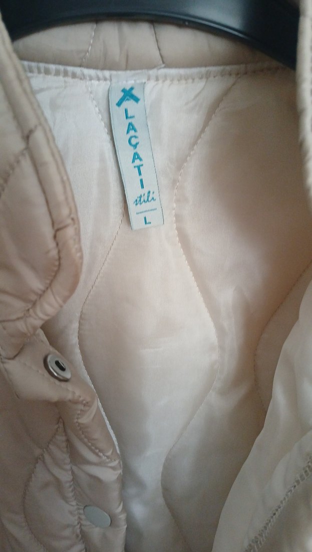 Bej Düğmeli Kısa Kadın Ceket - Görsel 2