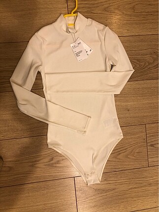 H&M çıtçıtlı body