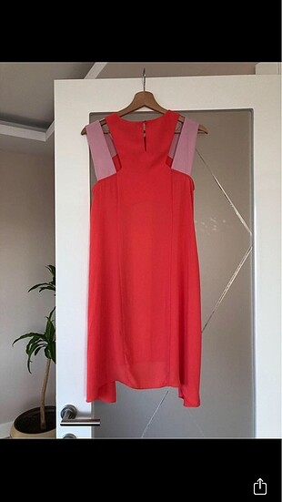 BCBG Maxazria Tasarım elbise