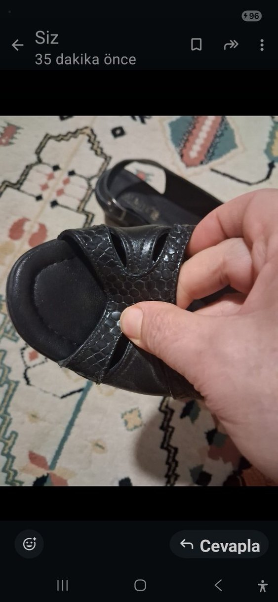 Siyah Yılan Desenli Dolgu Topuklu Kadın Sandalet - Görsel 3