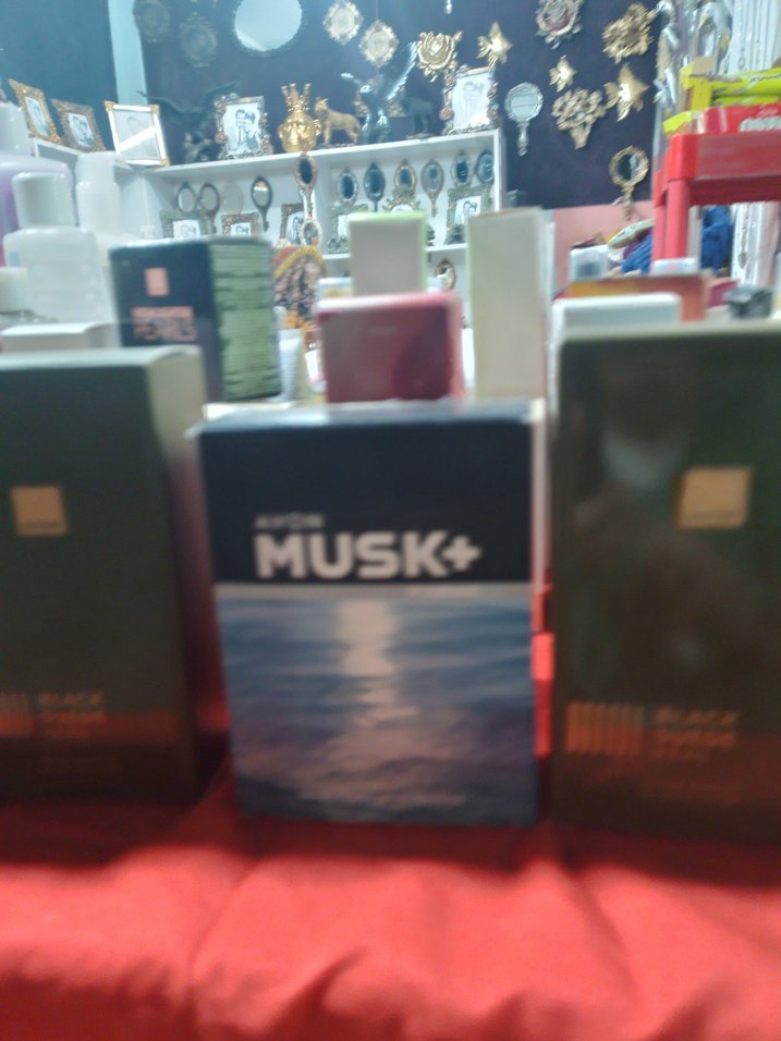 Avon Black Suede Dark Erkek Parfümü - Görsel 2